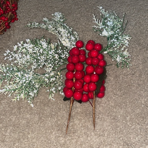 Holly & Garland Bundle - Picture 3 of 6